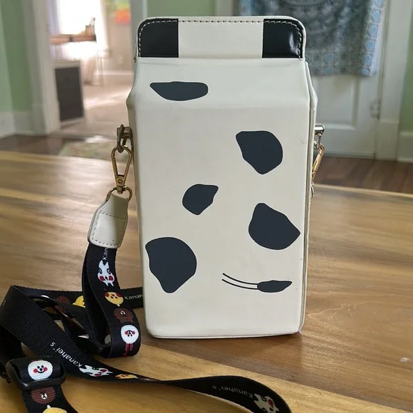 OMG! 🐮 > so cute < kawaii style milk 🥛 carton cow crossbody ; purse 👛 bag - Picture 6 of 10